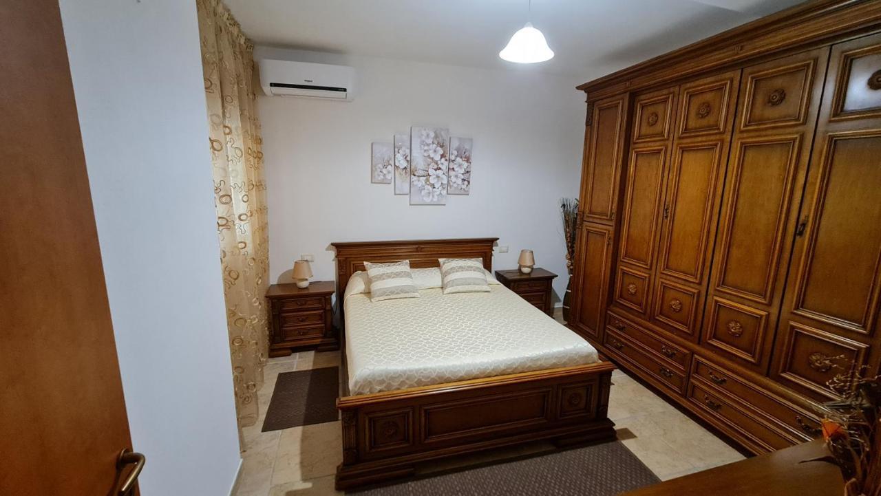 Villa Chloe Capitana Exterior photo