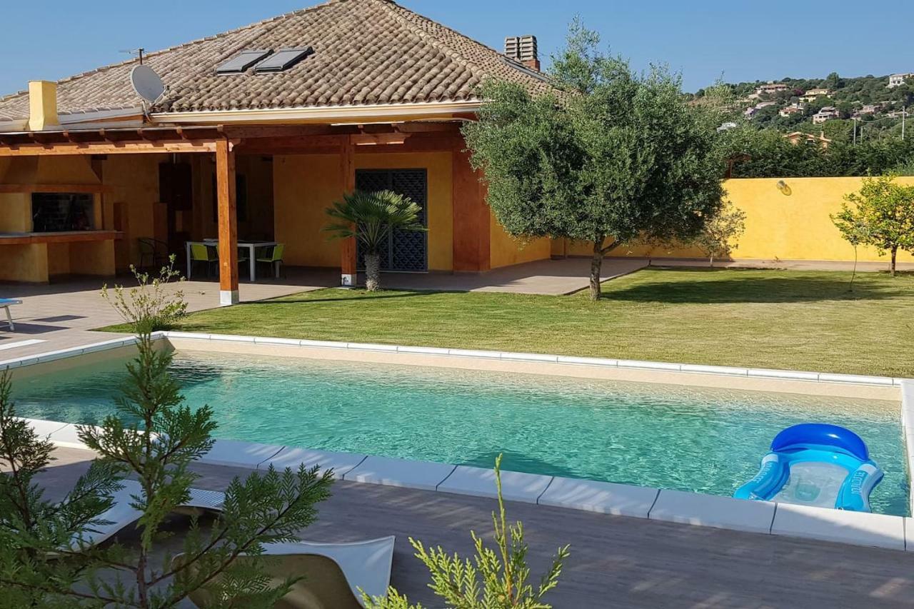 Villa Chloe Capitana Exterior photo
