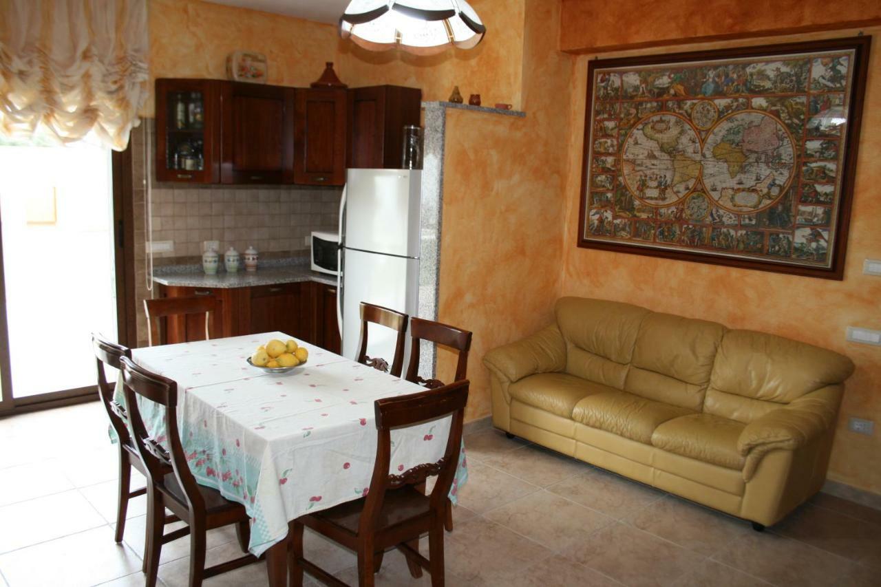 Villa Chloe Capitana Exterior photo
