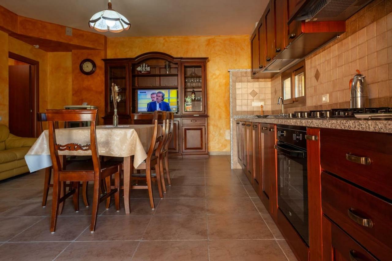 Villa Chloe Capitana Exterior photo