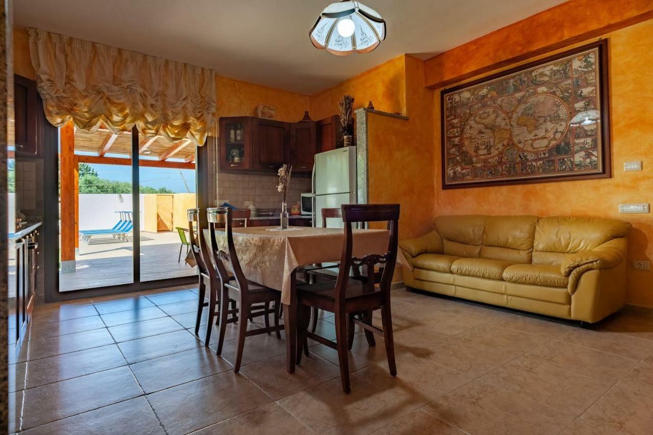 Villa Chloe Capitana Exterior photo